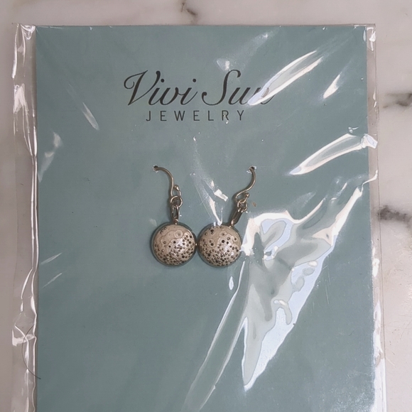 Vivi Sun Jewelry - NWT Vivi Sun White dangle earrings